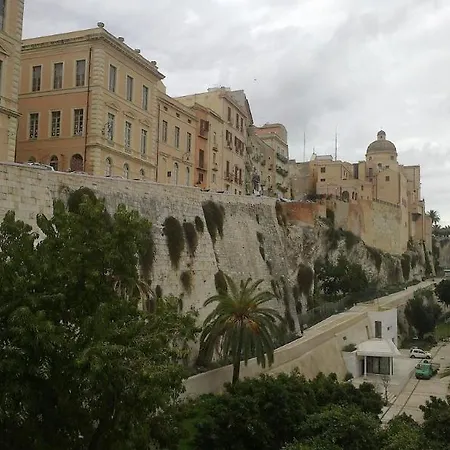 Sardinia Domus Oda ve Kahvaltı Cagliari