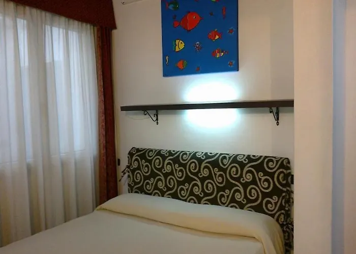 住宿加早餐酒店 撒丁尼亚多莫斯酒店