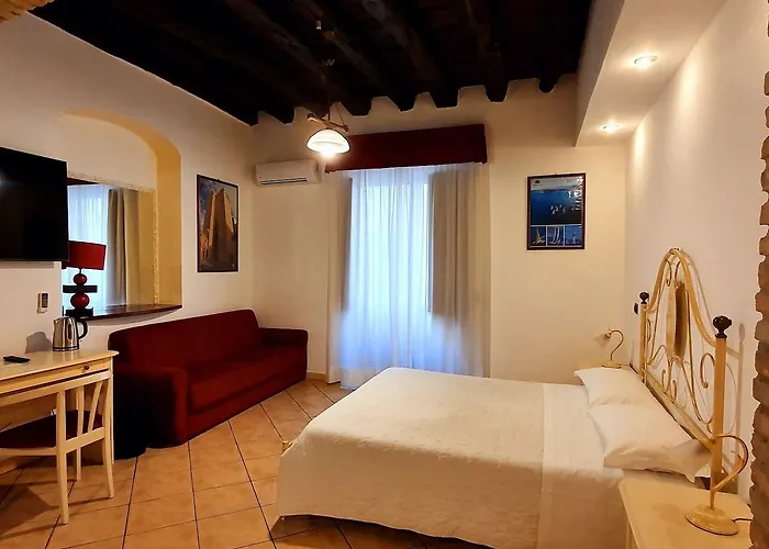 住宿加早餐酒店 撒丁尼亚多莫斯酒店