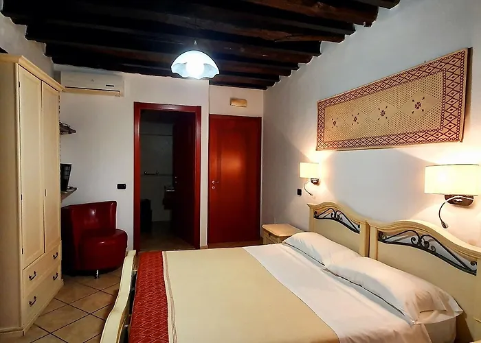 住宿加早餐酒店 撒丁尼亚多莫斯酒店 卡利亚里