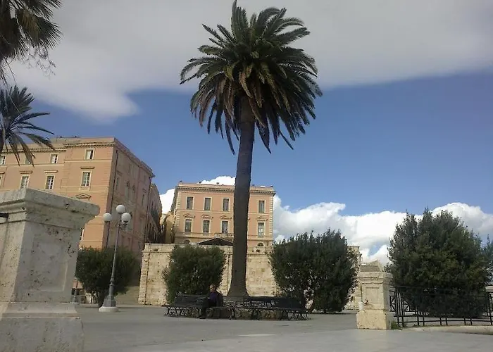 撒丁尼亚多莫斯酒店 住宿加早餐酒店