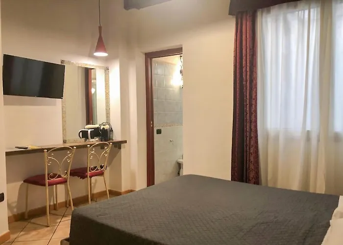 住宿加早餐酒店 撒丁尼亚多莫斯酒店