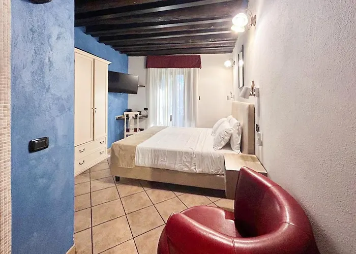 撒丁尼亚多莫斯酒店 住宿加早餐酒店