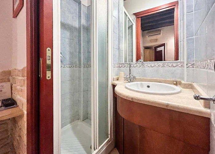 撒丁尼亚多莫斯酒店 3*