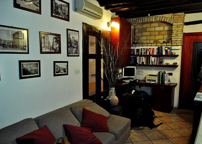 撒丁尼亚多莫斯酒店 3*