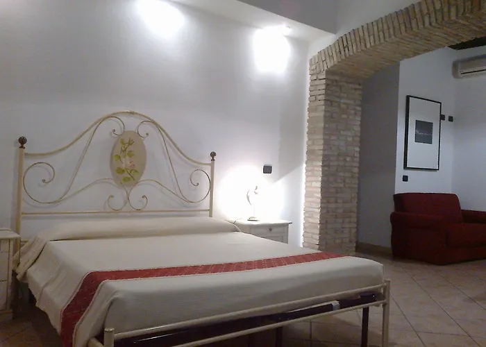 住宿加早餐酒店 撒丁尼亚多莫斯酒店