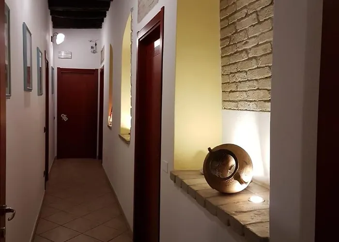 撒丁尼亚多莫斯酒店 住宿加早餐酒店