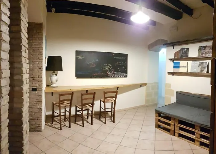 住宿加早餐酒店 撒丁尼亚多莫斯酒店