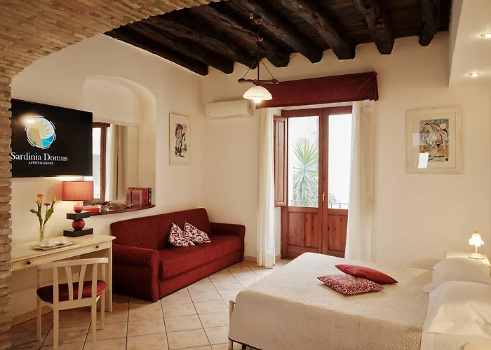 撒丁尼亚多莫斯酒店 3*